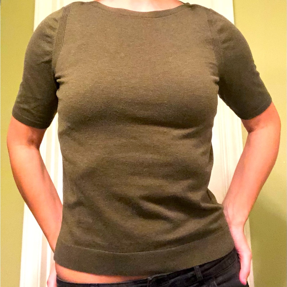 Banana Republic Olive green short sleeve knit top - XS